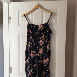 Floral Romper with Pockets!! Slight crop length.